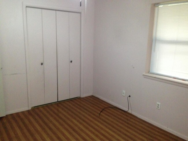 Building Photo - 185 El Camino W