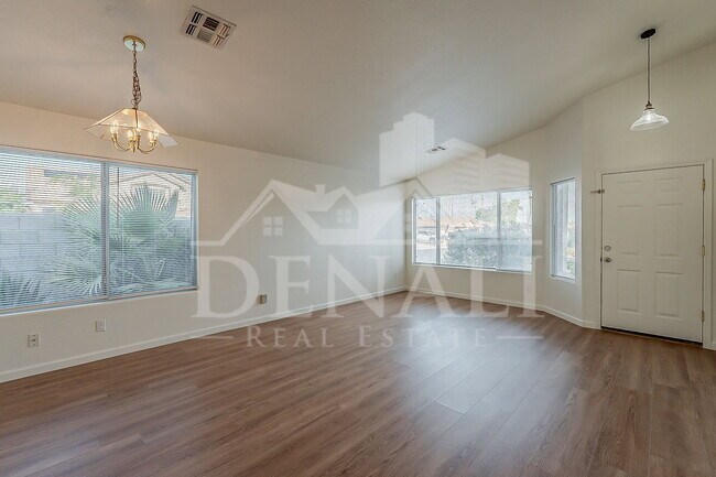 Building Photo - 3980 E Pinon Ct