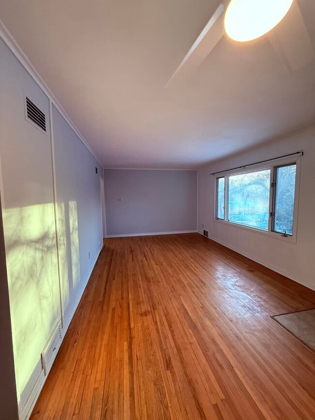 Building Photo - 4831 Ridge Rd