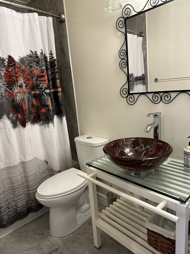 Photo du bâtiment - 242 Bridge St