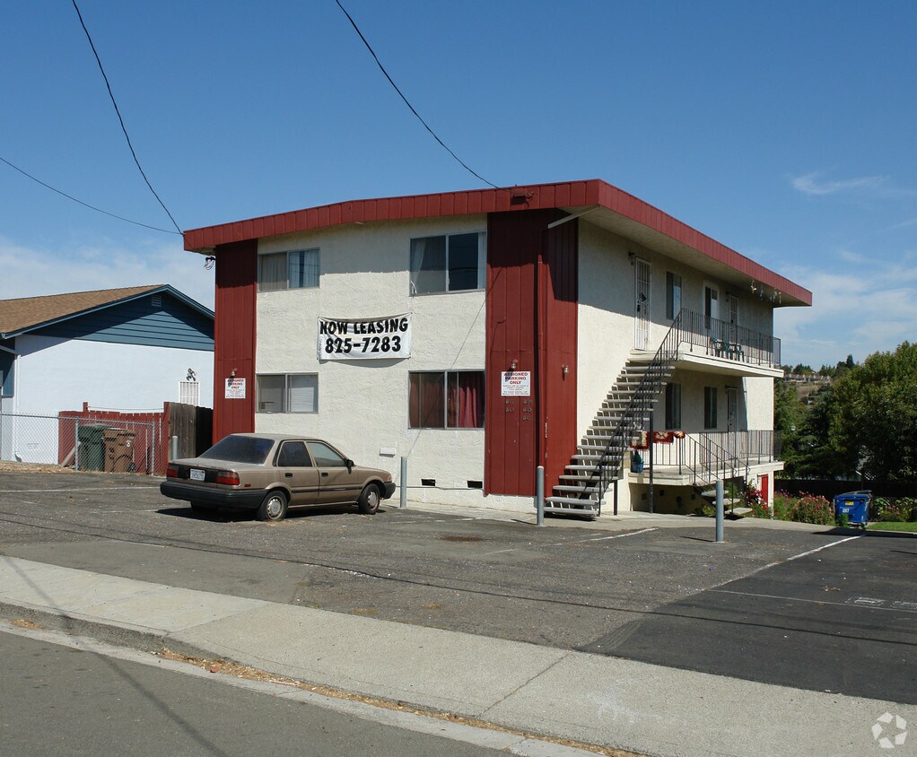 Primary Photo - 643 E I St
