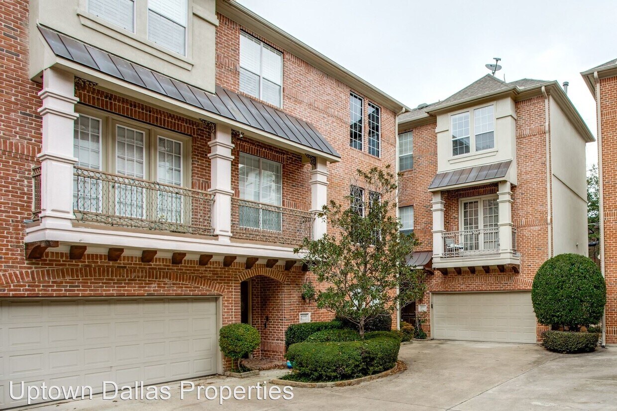 2 br, 2.5 bath House 4518 Holland Ave A House Rental in Dallas, TX