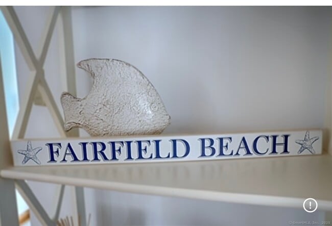 Building Photo - 560 Fairfield Beach Rd