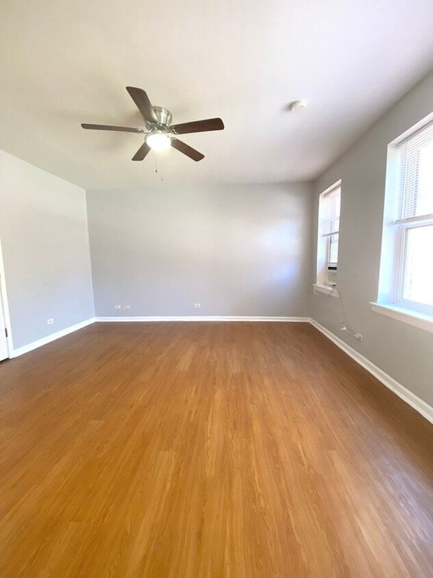 Foto del edificio - 4241 N Kenmore Ave