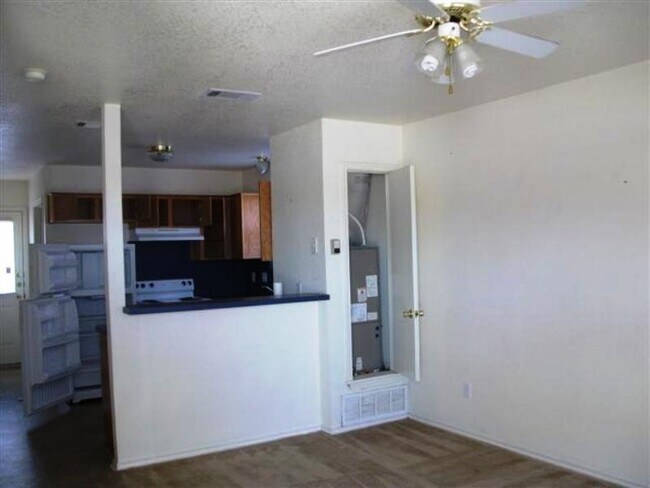 Foto del edificio - 1707 Kylie Cir