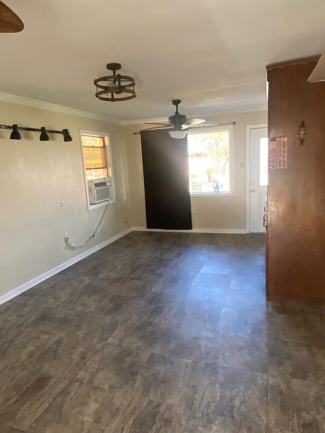 Foto del edificio - 1208 Mercury Ave