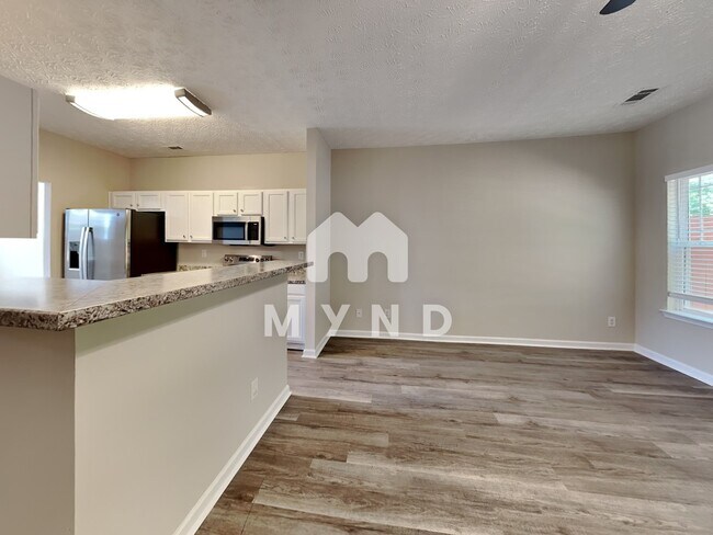 Building Photo - 6321 Ellenwood Dr