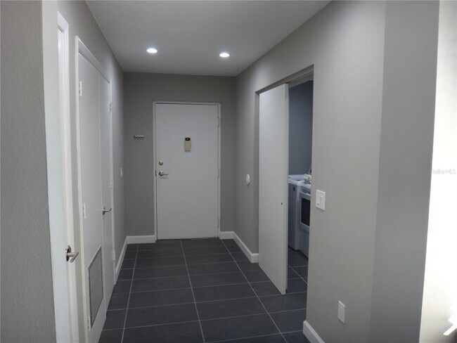 Foto del edificio - 2746 Orchid Oaks Dr