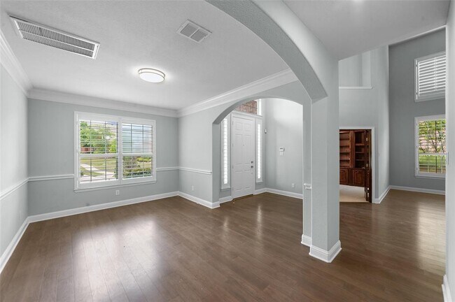 Building Photo - 1112 Cedar Valley Dr