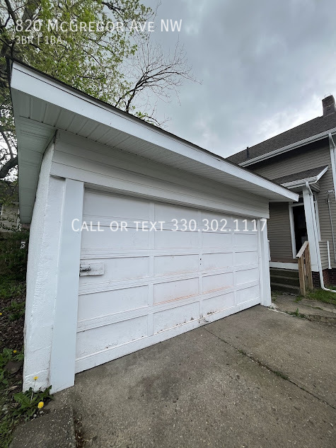Building Photo - 820 McGregor Ave NW