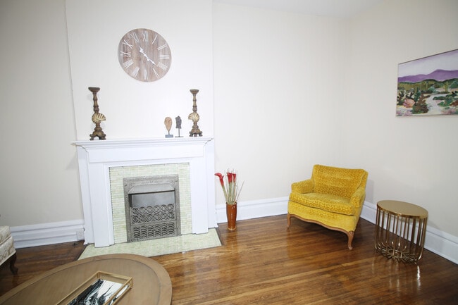 Foto del edificio - 1372 Neil Ave