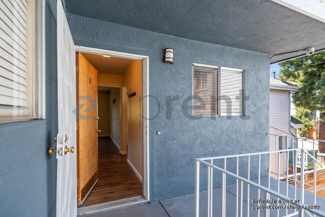 Building Photo - 3809 Buell St