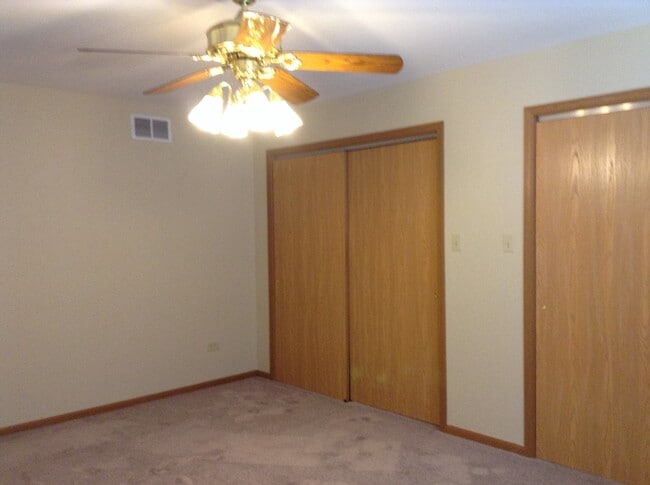 Building Photo - 1805 Cumberland Dr