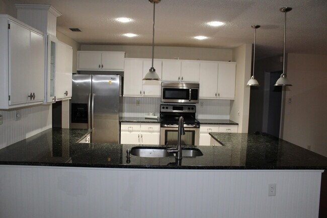 Foto del edificio - 13880 Paddock Dr