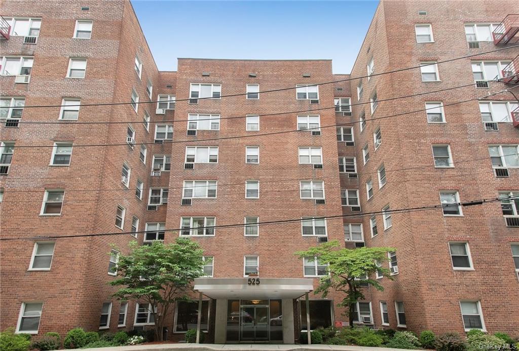 525 Bronxville Rd Unit 4C, Yonkers, NY 10708 Room for Rent in Yonkers