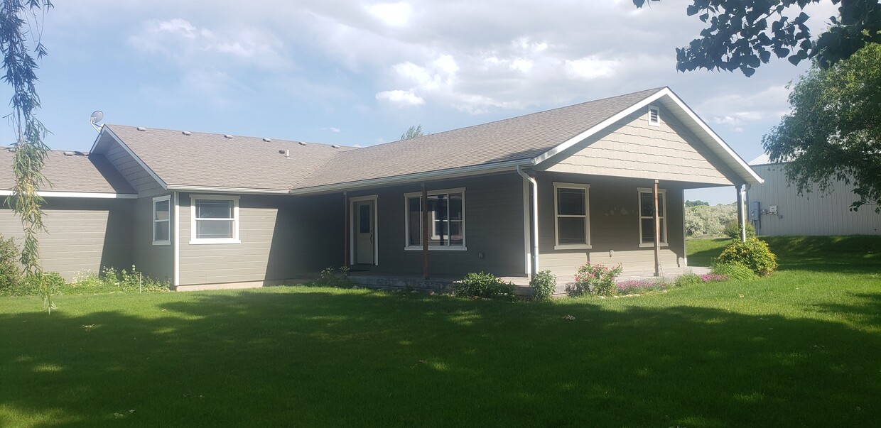 1473 Valley Steppe Dr, Buhl, ID 83316 House Rental in Buhl, ID