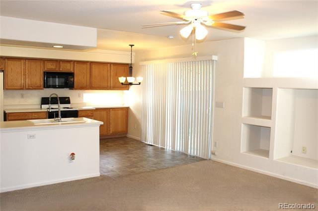 Foto del edificio - 4915 Waldenwood Dr