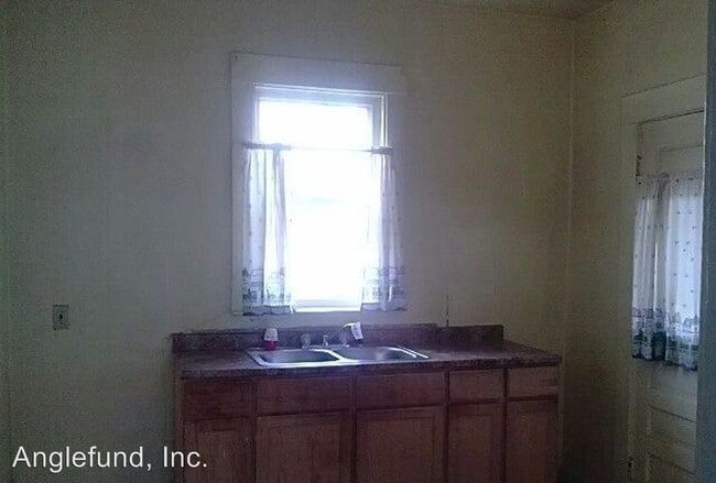 Building Photo - 3 br, 1 bath House - 59 Florence St.