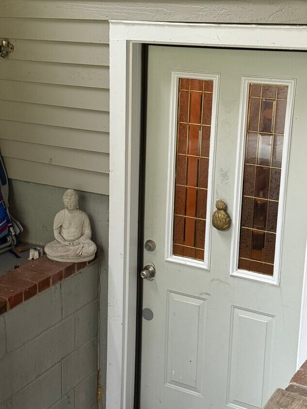 Entrada del apartamento Bedford… - 142R Page Rd