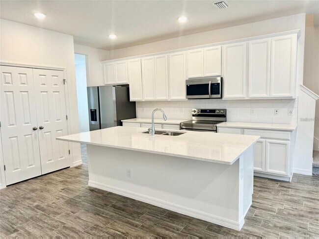 Foto del edificio - 7019 Twilight Bay Dr