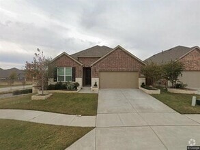 Building Photo - 2501 Temple Dr