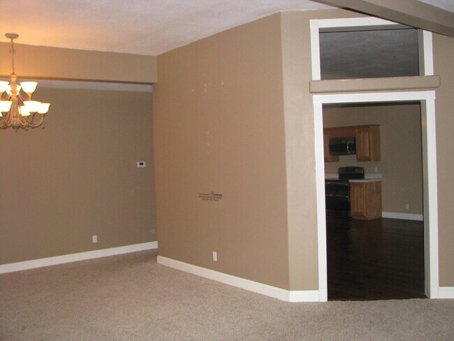 Foto del edificio - 6376 Ridgeline Dr