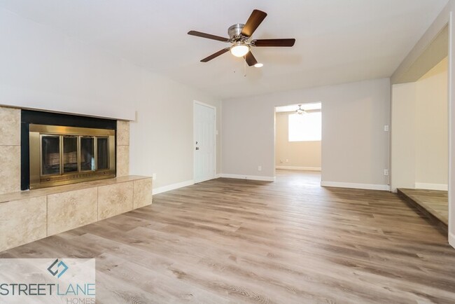 Building Photo - Charming 3 Bedroom in Phoenix!