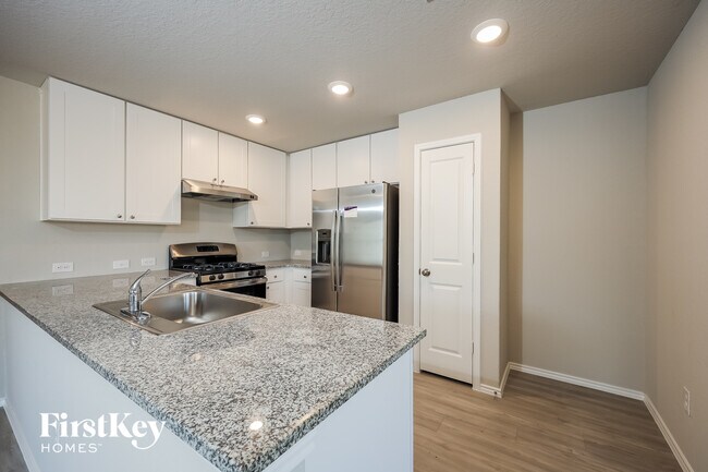 Building Photo - 13043 Rosemary Cove