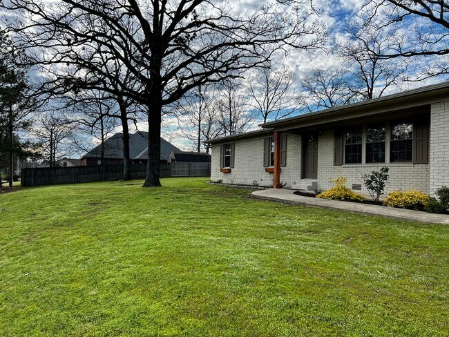 Building Photo - 895 Marion Anderson Rd.