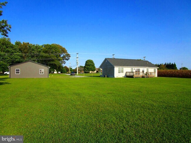 Building Photo - 521 Canterbury Rd