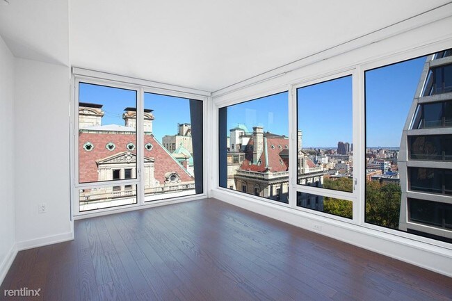 Building Photo - 400 W 113th St
