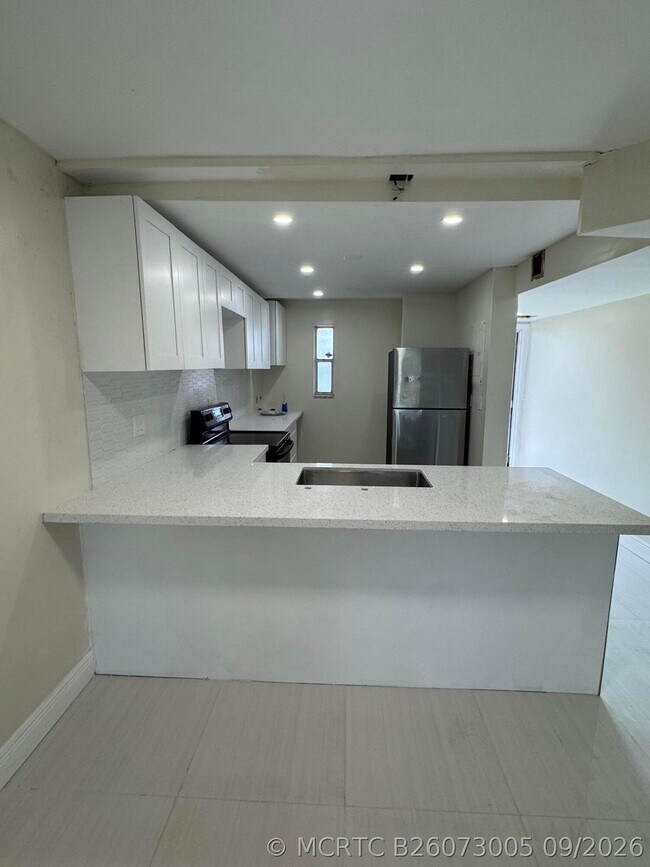 Foto del edificio - 8000 Fairview Dr