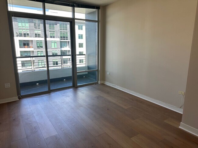 Building Photo - 1 Bedroom on the 16th Floor at Acqua Vista...