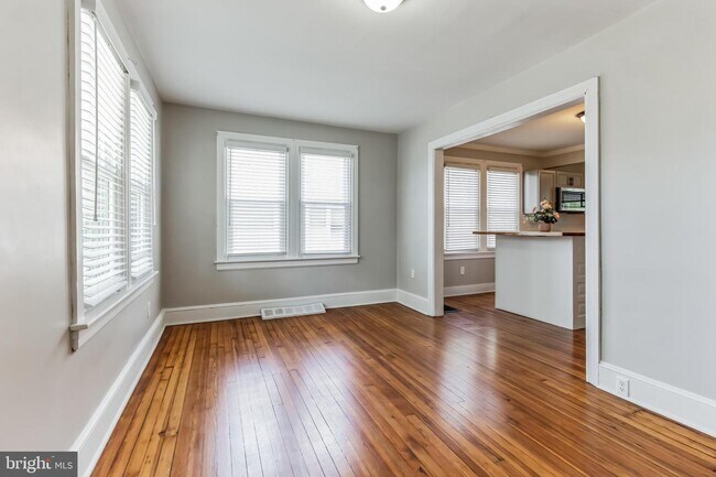 Building Photo - 2065 Roy Ave