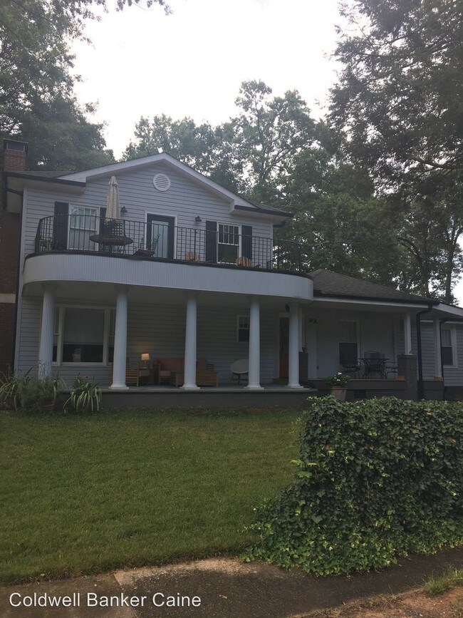 Building Photo - 305 Briarcliff Dr