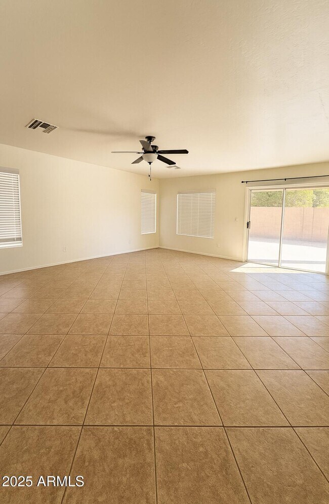 Foto del edificio - 1099 S 223rd Ln
