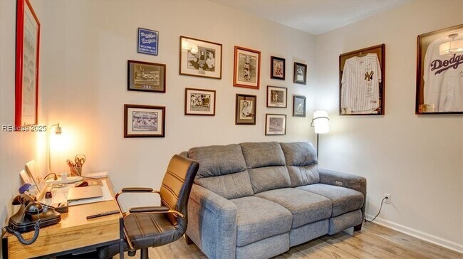 Foto del edificio - 1571 Shoreside Dr