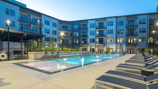 Building Photo - Diamond Flats