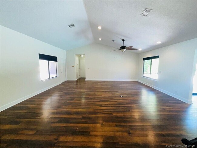 Foto del edificio - 2191 NW 20th Ave