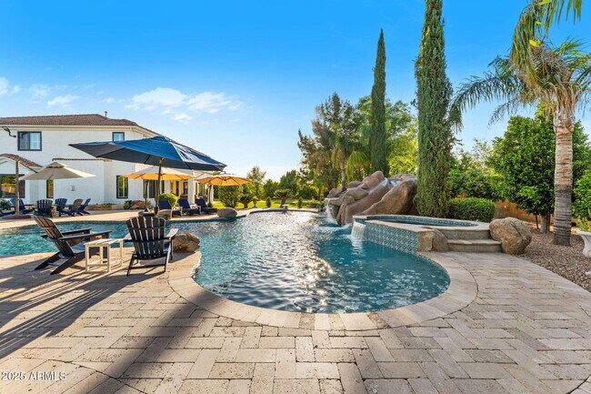 Foto del edificio - 3452 E Ivyglen Cir