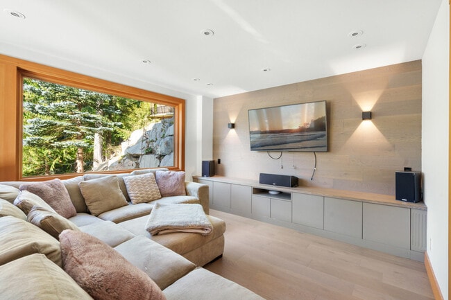 Photo du bâtiment - 5138 Raven Ln