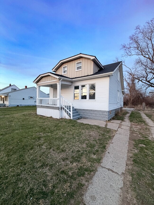 Building Photo - 19010 Riverview St