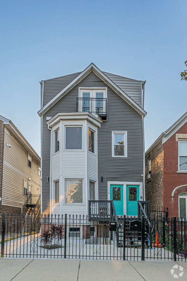 Building Photo - 1736 N Kedzie Ave