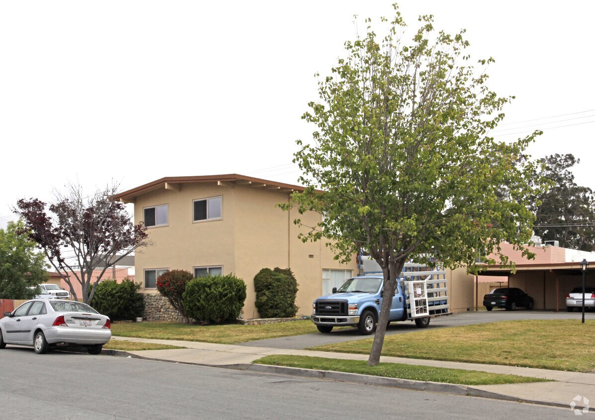 Foto del edificio - 922-926 Lupin Dr