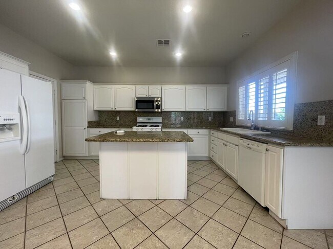 Foto del edificio - Nice two-story single-family property has ...
