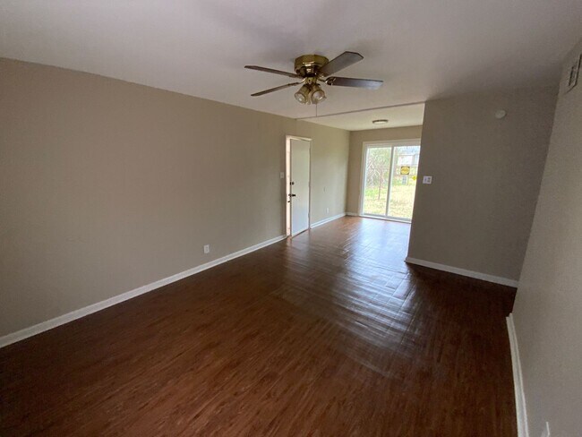 Building Photo - 9115 Merrivale Dr