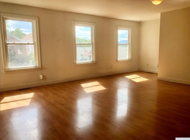 Foto del edificio - 810 Warren St