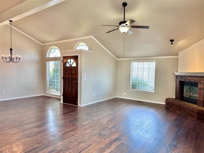Building Photo - 2129 Briarcliff Dr