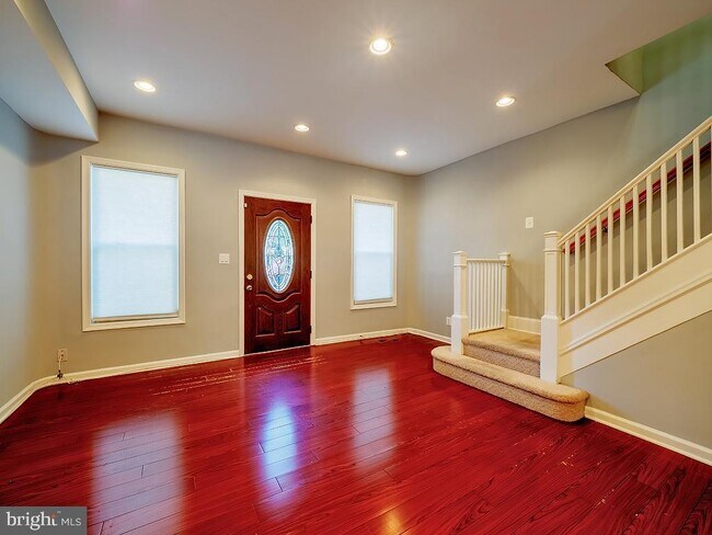 Building Photo - 227 Cromwell Terrace NE