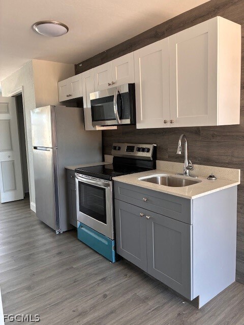 Foto del edificio - 3817 Del Prado Blvd S